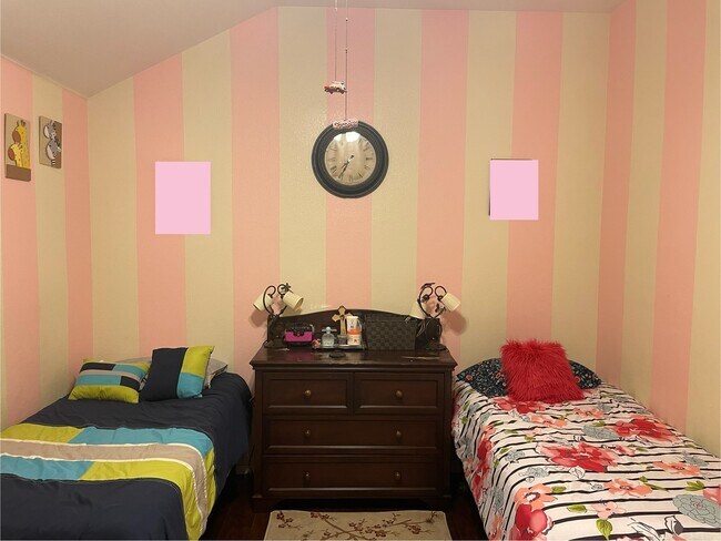 Building Photo - 11310 Pinehaven Ave