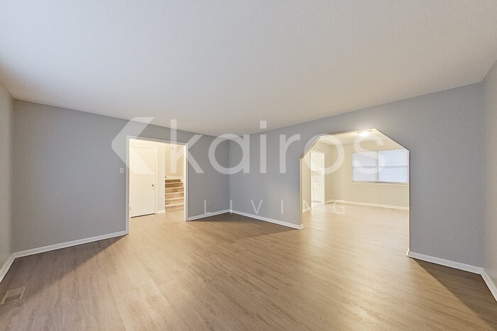 Building Photo - 5721 Old Hickory Rd