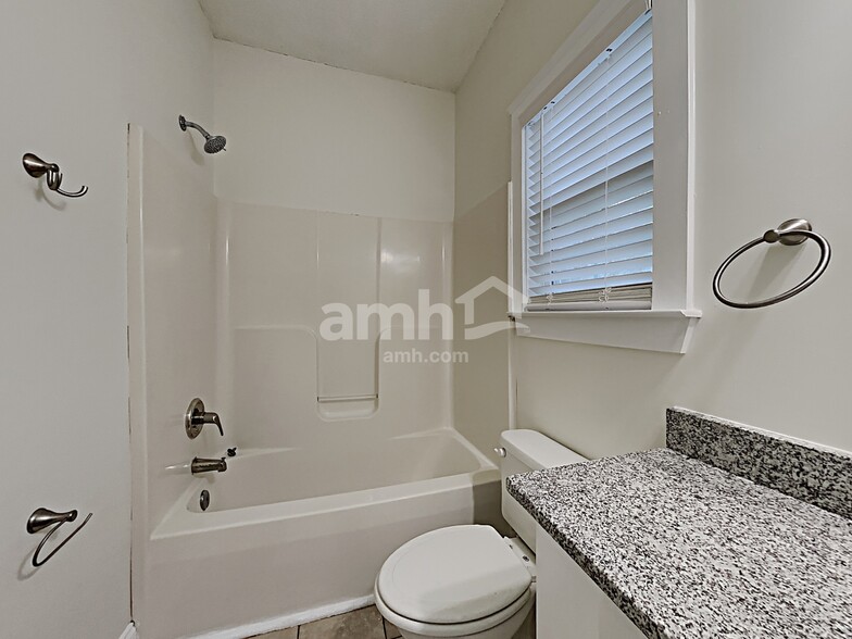 Building Photo - 13429 Glencreek Ln