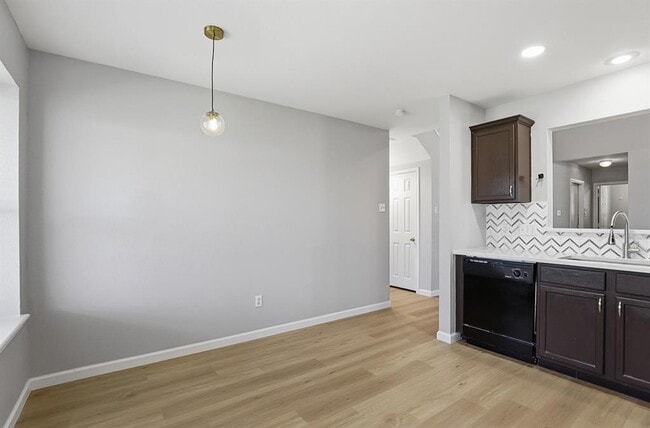 Building Photo - 2410 Charlie Harley Dr