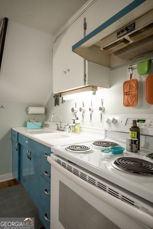 Building Photo - 290.5 Milledge Cir