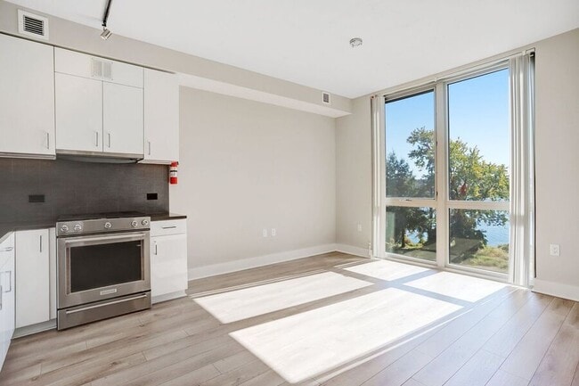 Building Photo - 88 V St SW