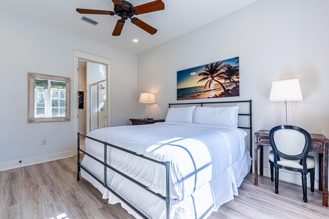Building Photo - 2442 Bungalo Ln