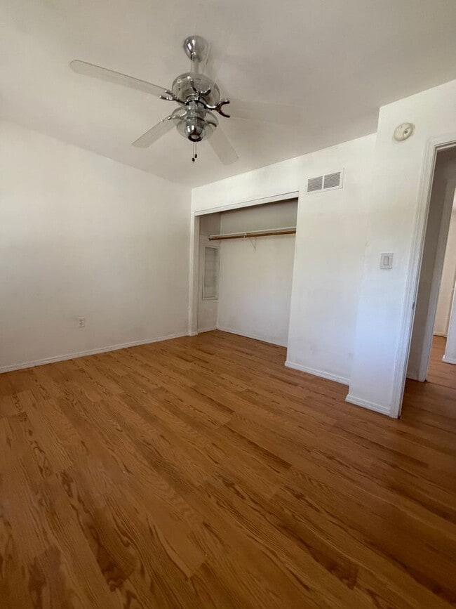 Building Photo - 4 bed | 2 bath Home for Rent