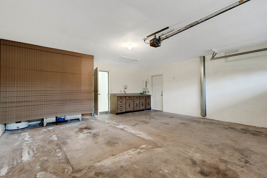 Building Photo - 1100 Pinellas Point Dr S