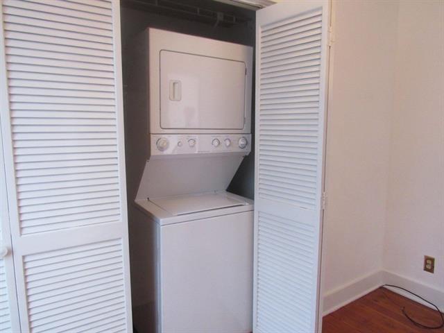 Building Photo - 810 Moss St