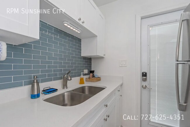 Building Photo - 1500 Clearwater Largo Rd