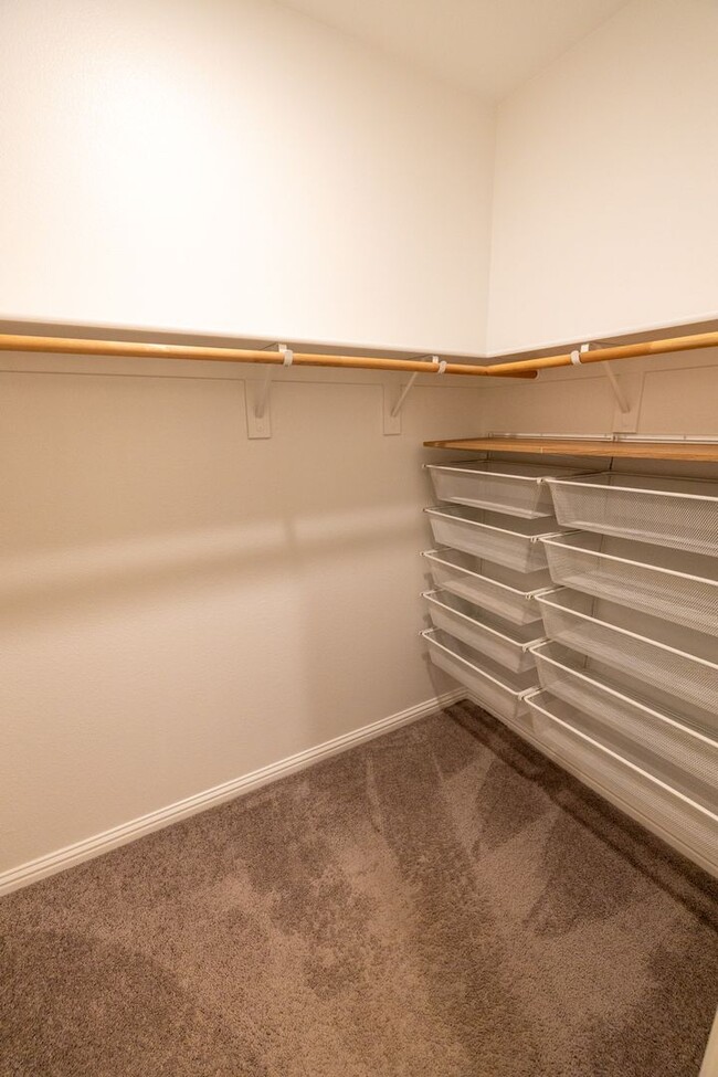 Building Photo - Modern 3-Story Townhome with 3 Bedrooms & 3 Baths – Prime North San Jose Location