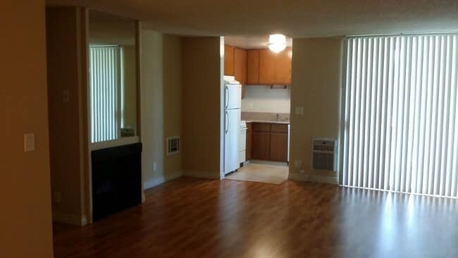 Primary Photo - 9618 Exposition Blvd