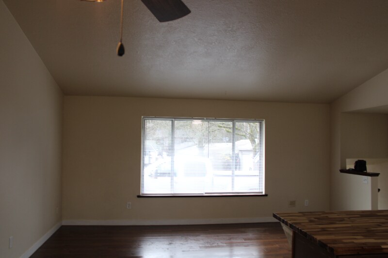 Building Photo - 10915 SW Hall Blvd