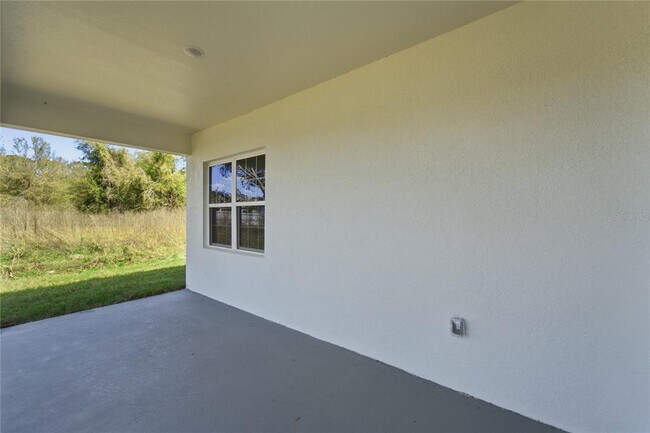 Building Photo - 2600 SW 146th Pl Rd