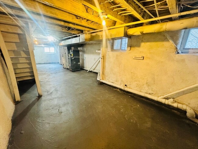 Building Photo - Refreshed 3BR/1.5Bth Home! Section 8 Accepted.