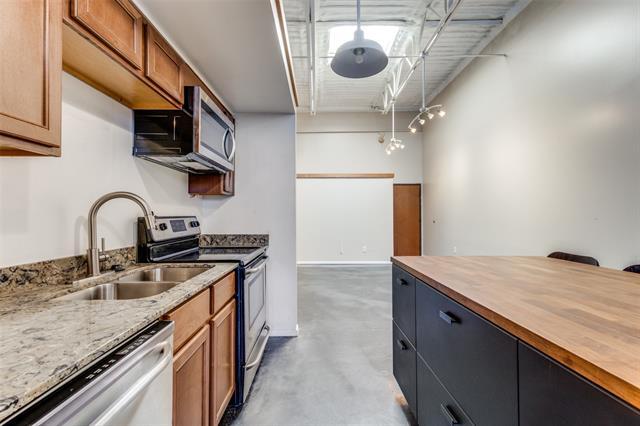 Building Photo - 1813 Clarence St