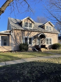 Building Photo - 606 South St