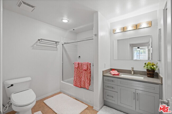 Building Photo - 100 S Alameda St