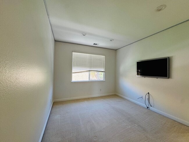 Building Photo - 3832 Carrera Ct