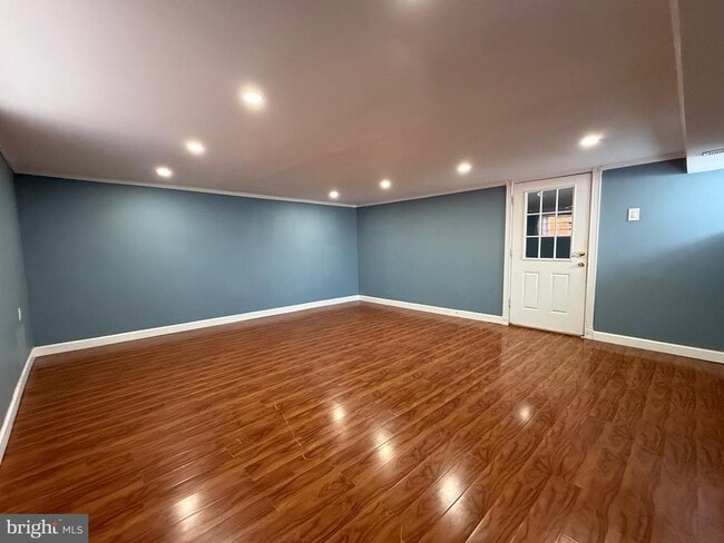 Building Photo - 1600 Fox Chase Rd