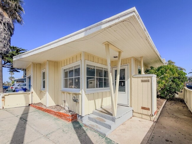 Primary Photo - 2 Bed 1 Bath Beach House | Inboard | Silve...