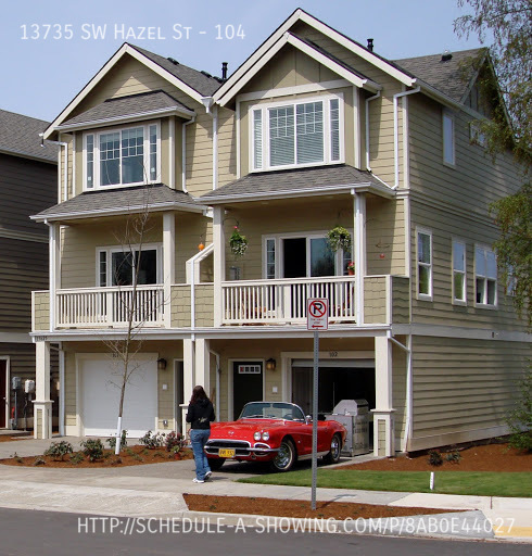 Building Photo - 3BDRM 2.5BTH Condo End Unit, garage, gas F...