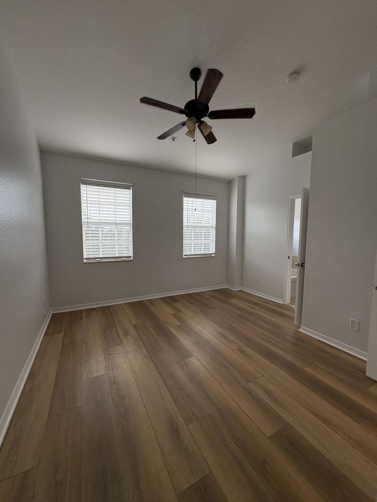 Building Photo - 129 E Bay Cedar Cir