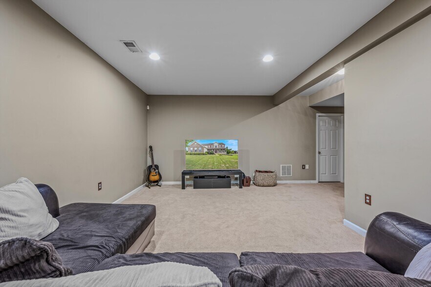Building Photo - 288 Cirrus Way
