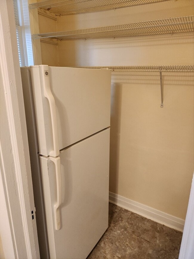 Building Photo - 5959 N Magnolia Ave