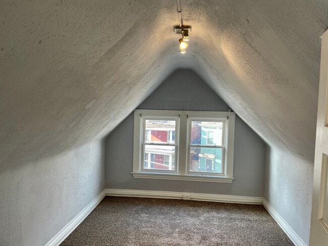 Building Photo - 1565 Chase Ave