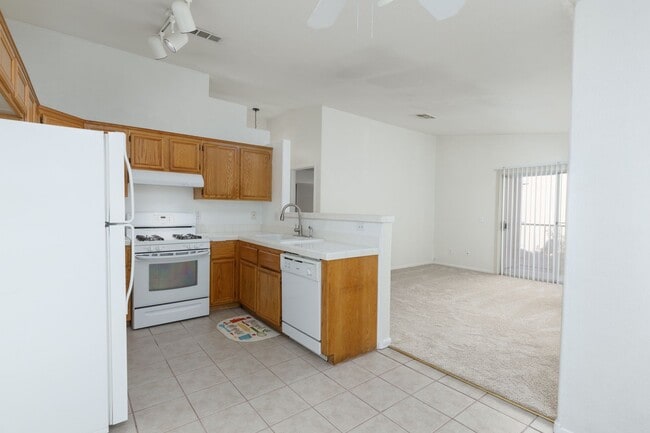 Building Photo - Refurbished upstairs two bedroom in well maintained East side gated complex