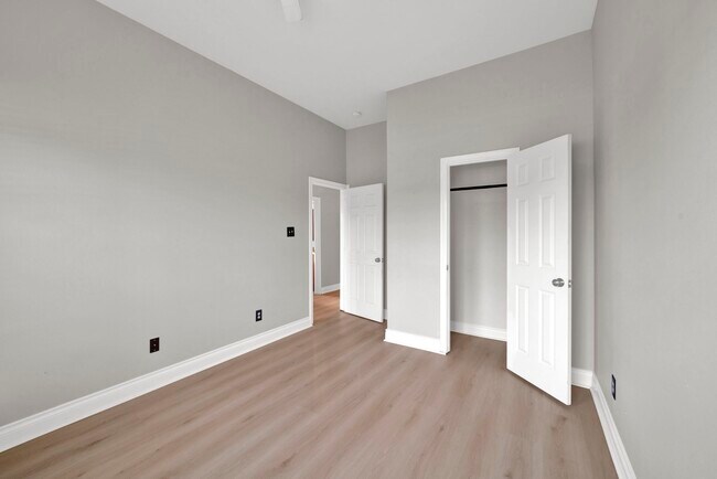 Building Photo - 5395 Kyla Cir