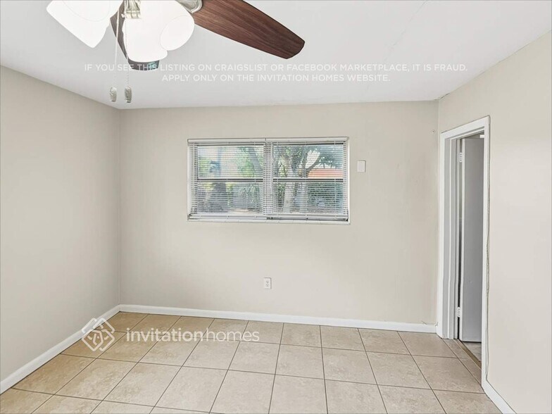 Building Photo - 1270 NW 196th St