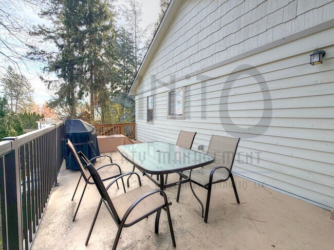 Building Photo - Beautiful Home Near Perry District