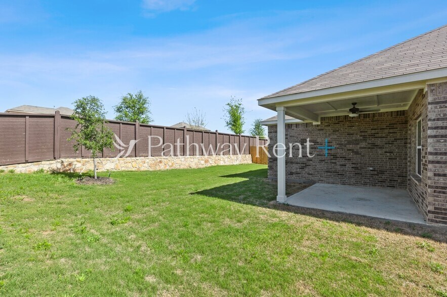 Building Photo - 1101 Costa Vista Trl