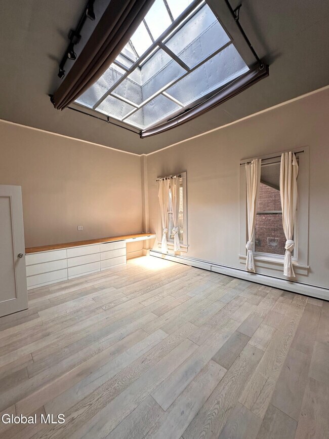 Building Photo - 53 3rd St