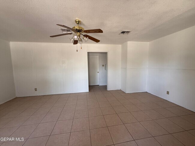 Building Photo - 7289 Mimosa Ave