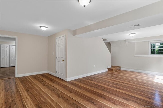 Building Photo - 400 Burr St