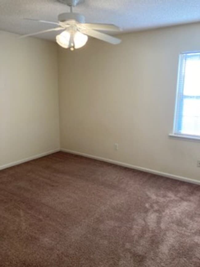 Building Photo - 1463 Green St