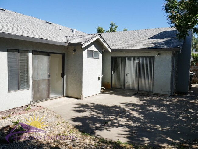 Building Photo - Bright 3 Bed 2 Bath 1,477 Sq. Ft. Sacramen...