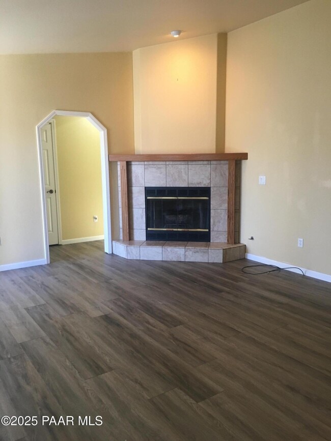 Building Photo - 4288 N Agua Fria Dr
