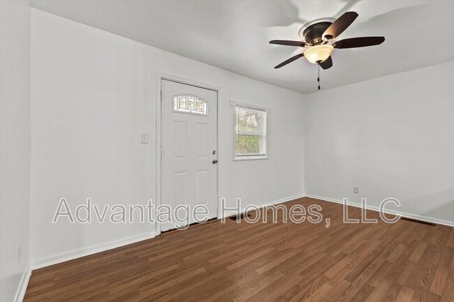 Building Photo - 805 N 70th St