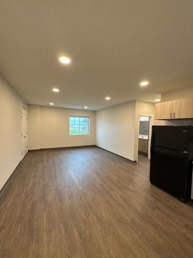 Building Photo - 2Bed 2 Bath - Windom Landing Under New Management
