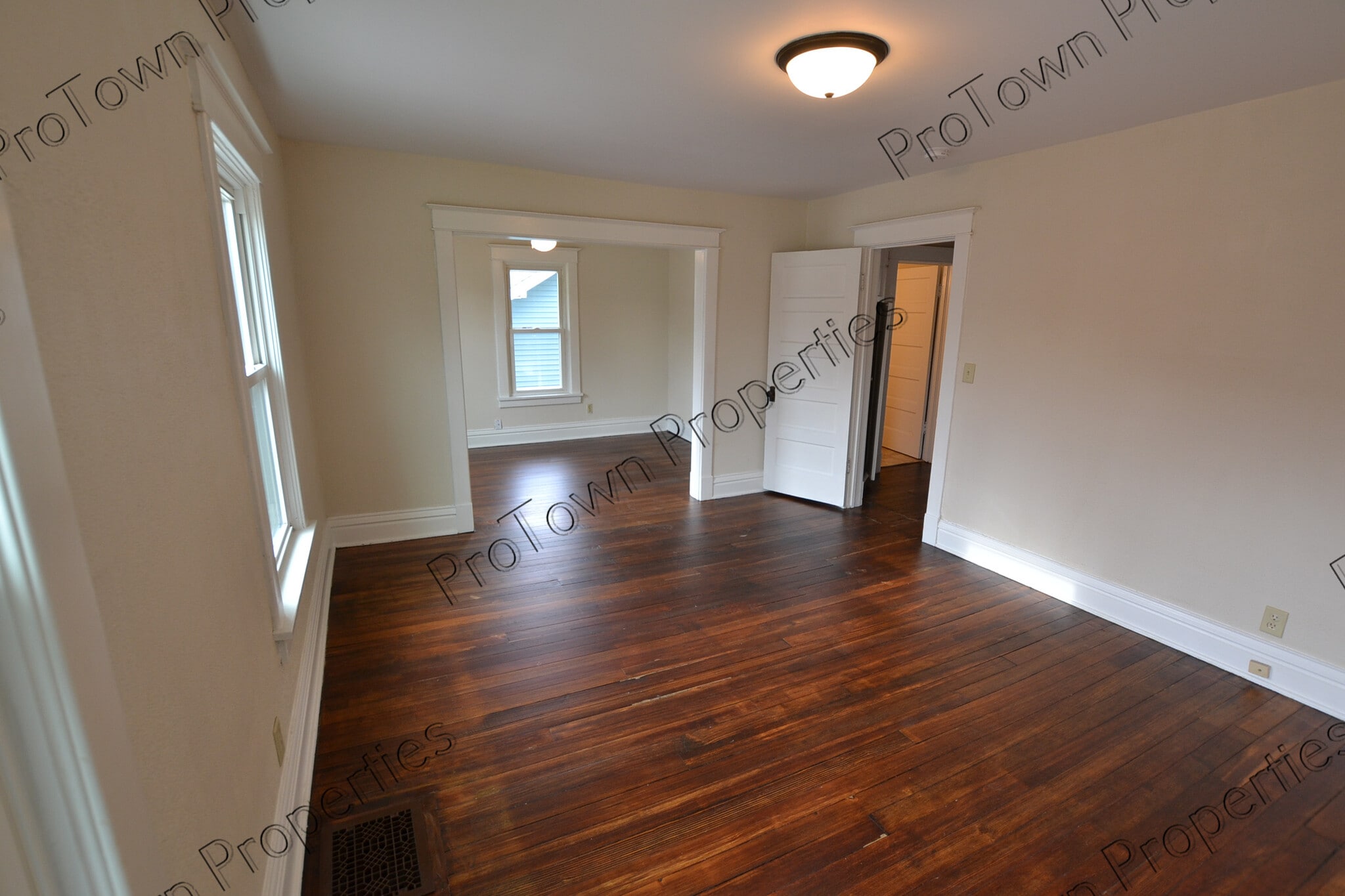 Building Photo - 505 Park Dr