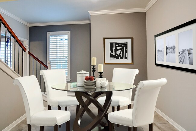 Building Photo - 1408 W Webster St