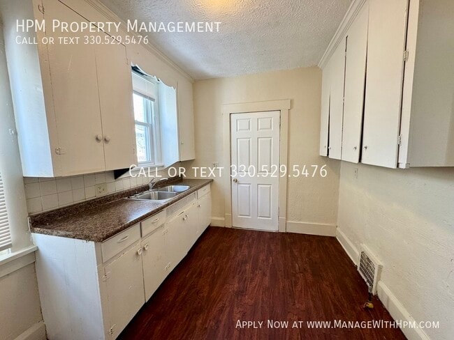 Building Photo - 2619 Clyde Pl SW