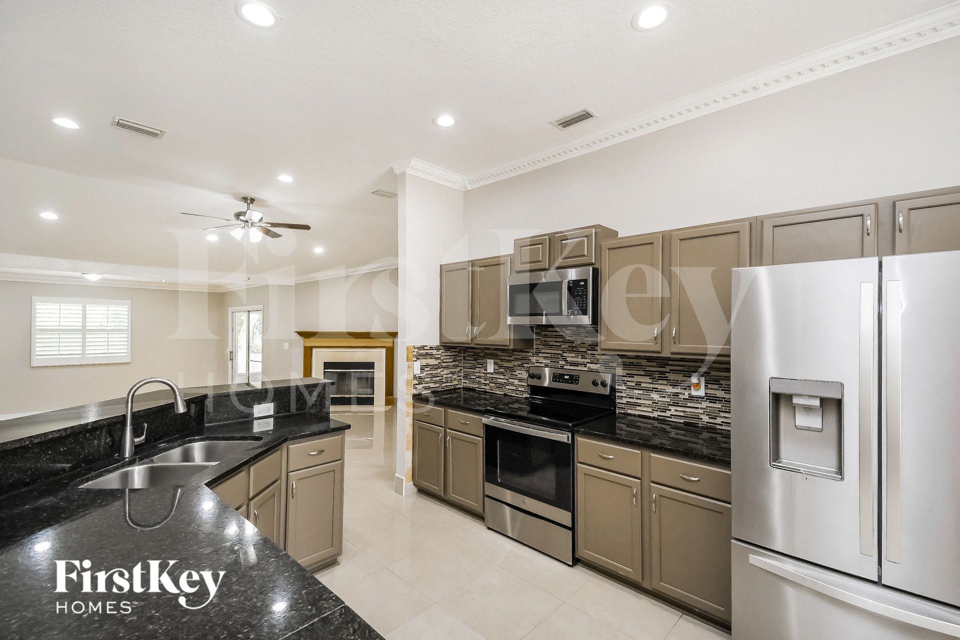 Building Photo - 12665 Ashglen Dr N
