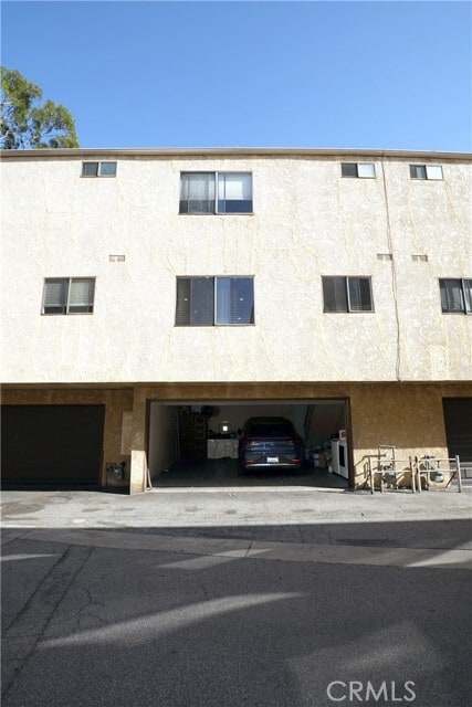 Building Photo - 18954 Sherman Way