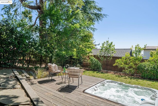 Building Photo - Berkeley Hills Beauty with Bay Views & Ele...