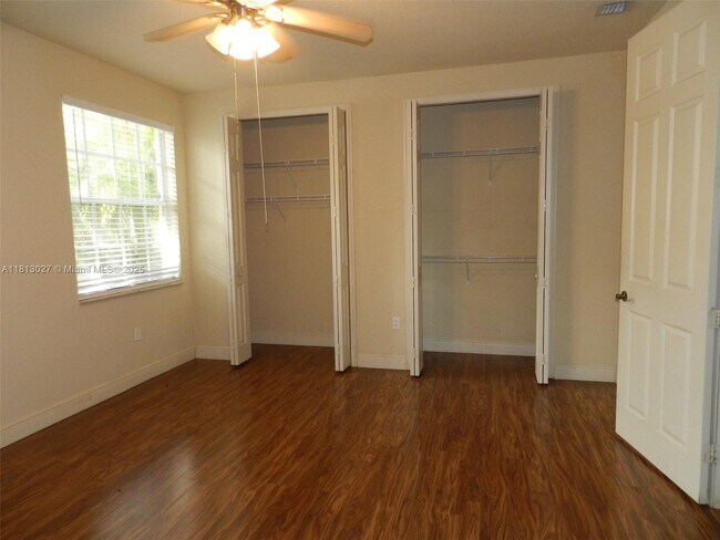 Building Photo - 16020 SW 91st Ct