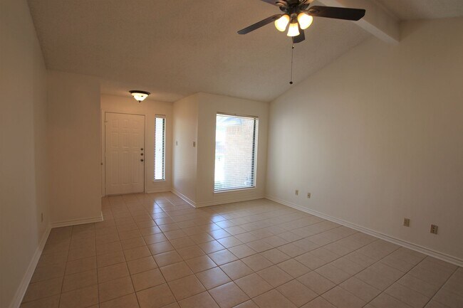 Building Photo - Available - Charming 2-bedroom, 2.5-bath townhome