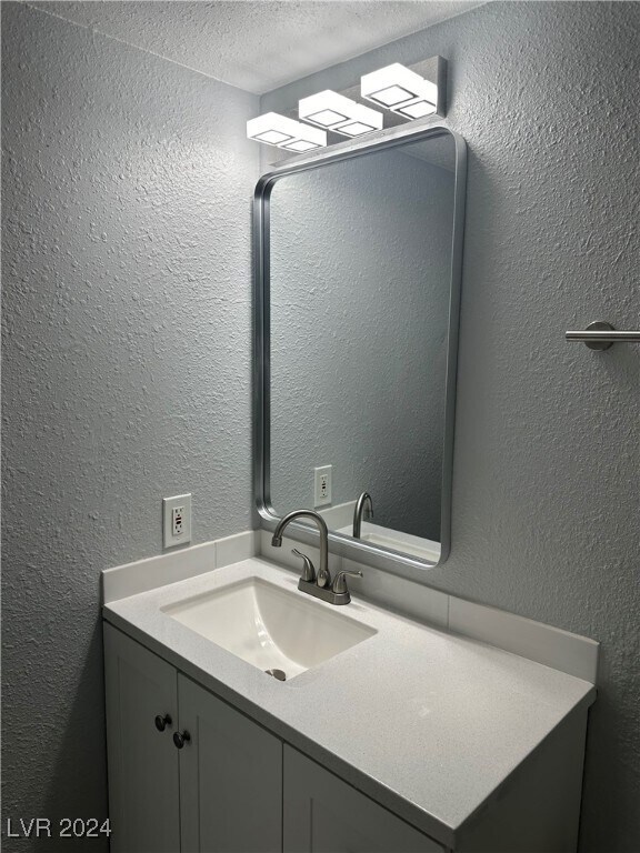 Building Photo - 4396 E Vegas Valley Dr