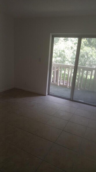 Building Photo - 4165 SW 67th Ave